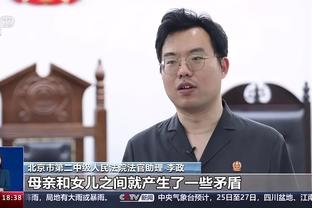 手感不佳！特雷-杨25投仅8中拿到20分10助 三分10中2